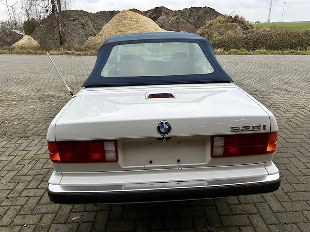 Bmw 325i cabrio - classic cars >15 - 1990 - afbeelding 5 van  35