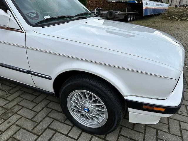 Bmw 325i cabrio - classic cars >15 - 1990 - afbeelding 16 van  35