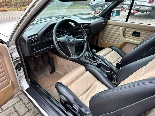 Bmw 325i cabrio - classic cars >15 - 1990 - afbeelding 19 van  35