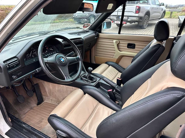 Bmw 325i cabrio - classic cars >15 - 1990 - afbeelding 20 van  35
