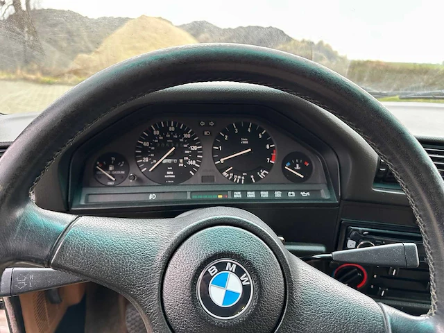 Bmw 325i cabrio - classic cars >15 - 1990 - afbeelding 21 van  35