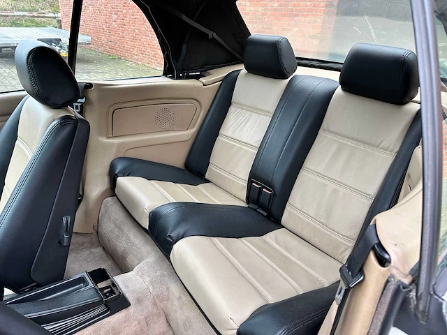 Bmw 325i cabrio - classic cars >15 - 1990 - afbeelding 25 van  35