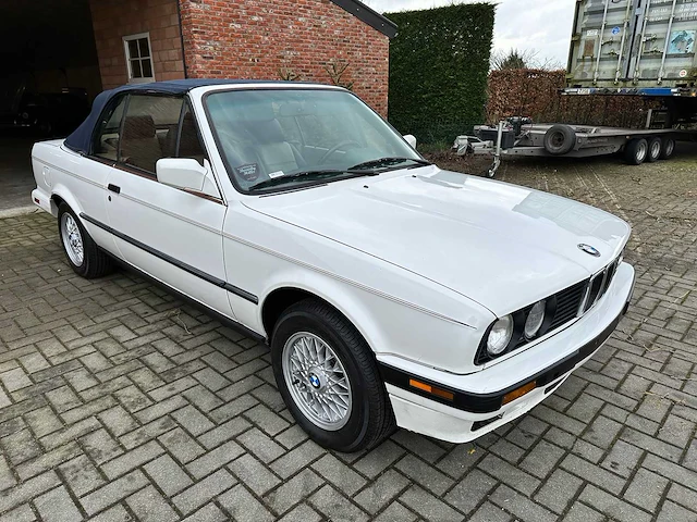 Bmw 325i cabrio - classic cars >15 - 1990 - afbeelding 33 van  35