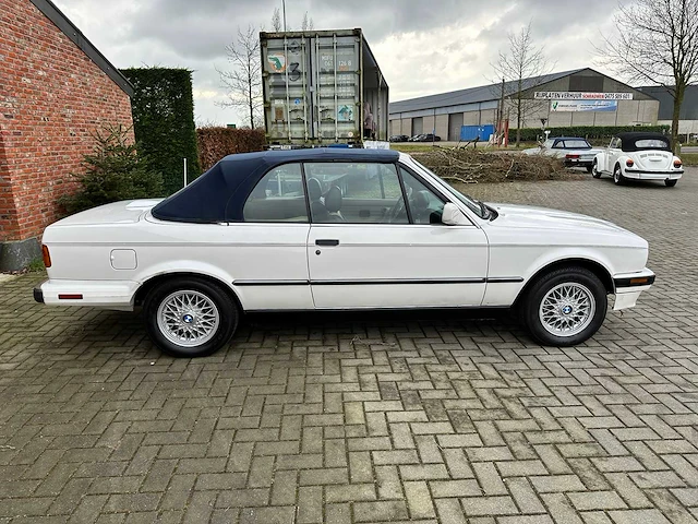 Bmw 325i cabrio - classic cars >15 - 1990 - afbeelding 34 van  35
