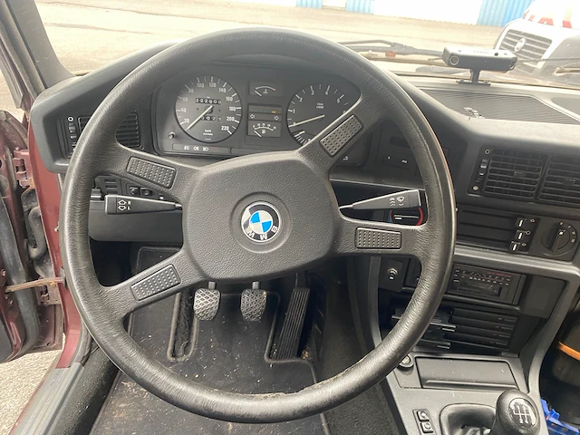 Bmw 518i/e28 - afbeelding 2 van  22
