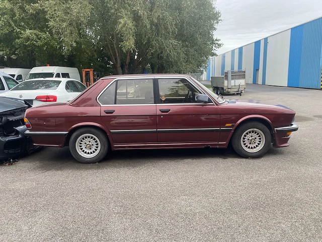 Bmw 518i/e28 - afbeelding 12 van  22