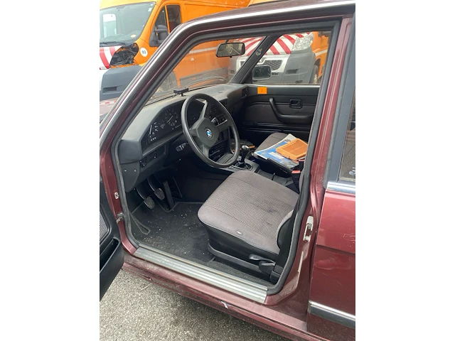 Bmw 518i/e28 - afbeelding 19 van  22