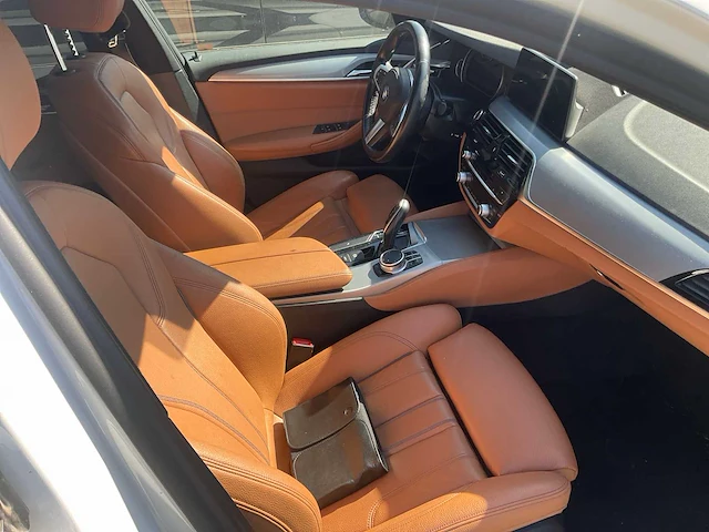 Bmw 520d personenauto - afbeelding 8 van  10