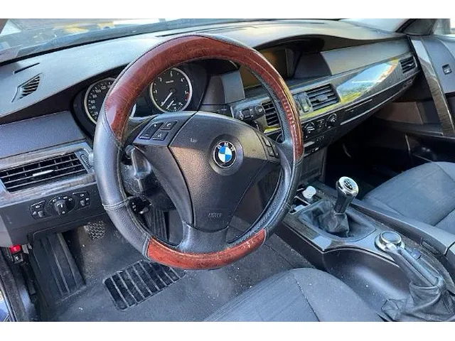 Bmw 520d sedan - afbeelding 45 van  49