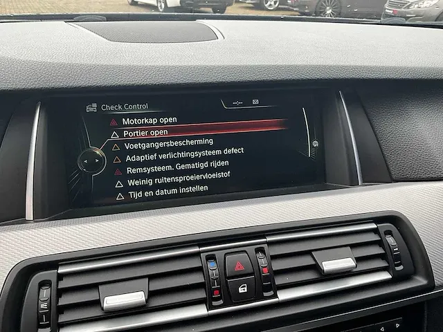 Bmw 520d x-drive - 2014 - afbeelding 9 van  26