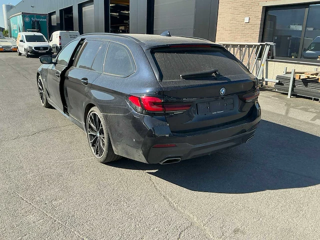 Bmw 530e touring stationwagen - afbeelding 9 van  14