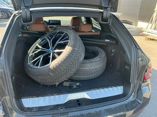 Bmw 530e touring stationwagen - afbeelding 11 van  14