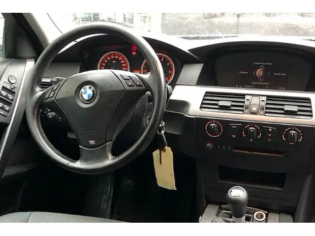 Bmw 560l sedan - afbeelding 10 van  35
