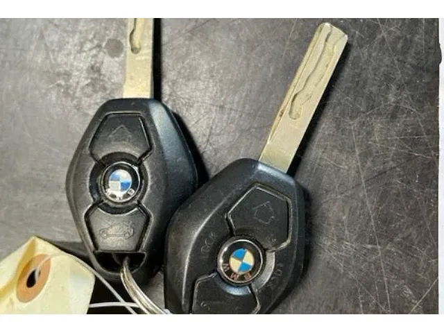 Bmw 560l sedan - afbeelding 34 van  35