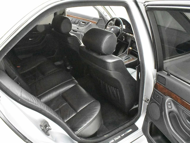 Bmw 725 - afbeelding 19 van  39