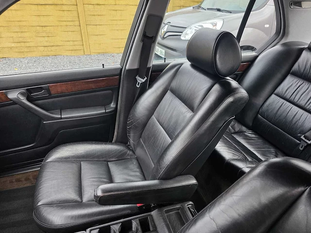 Bmw 735i oldtimer e32 - afbeelding 10 van  27