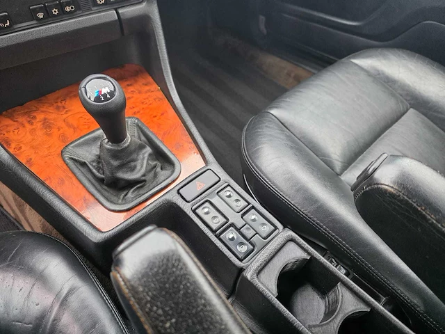 Bmw 735i oldtimer e32 - afbeelding 11 van  27