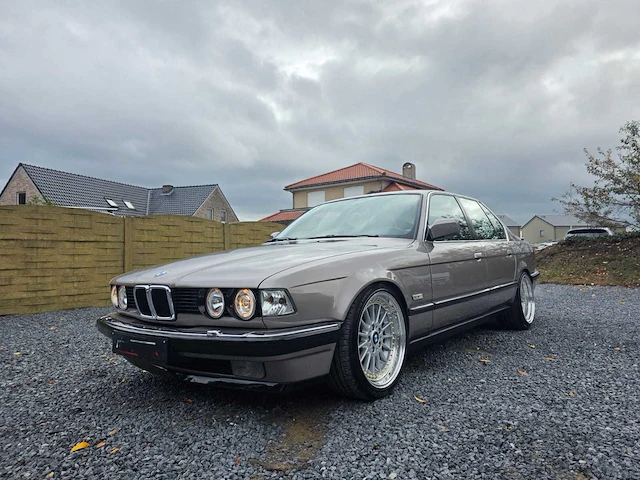 Bmw 735i oldtimer e32 - afbeelding 1 van  27