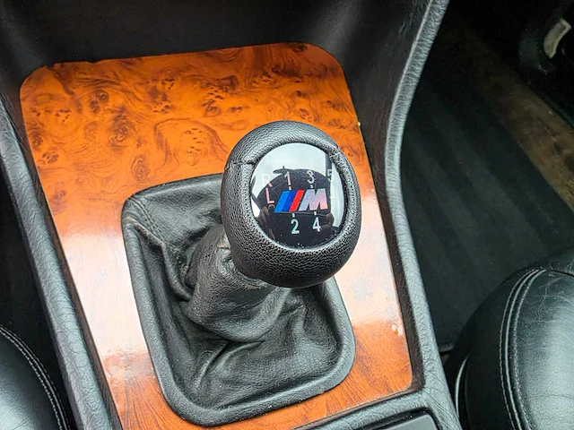 Bmw 735i oldtimer e32 - afbeelding 14 van  27