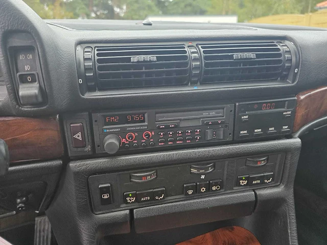 Bmw 735i oldtimer e32 - afbeelding 15 van  27