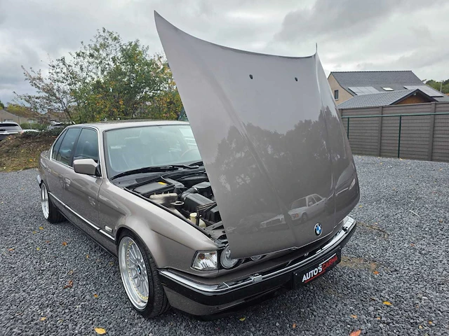 Bmw 735i oldtimer e32 - afbeelding 17 van  27