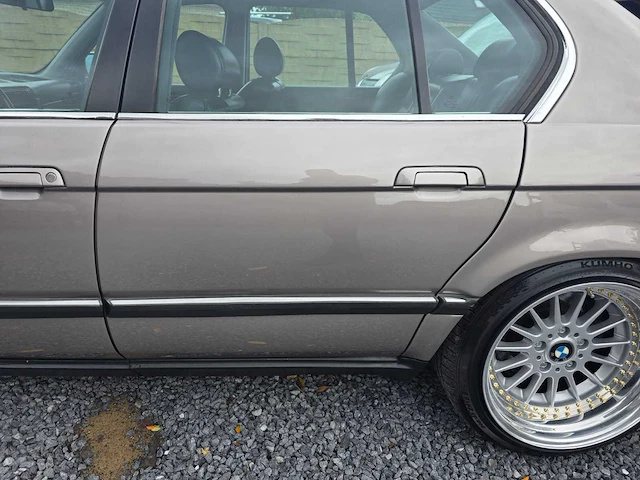Bmw 735i oldtimer e32 - afbeelding 25 van  27