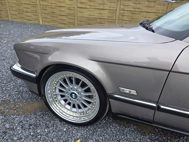Bmw 735i oldtimer e32 - afbeelding 27 van  27