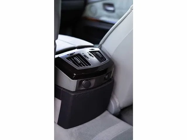 Bmw 760 li 'bulletproof' sedan 6,0l v12 - 2003 - afbeelding 28 van  71