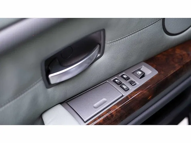 Bmw 760 li 'bulletproof' sedan 6,0l v12 - 2003 - afbeelding 30 van  71