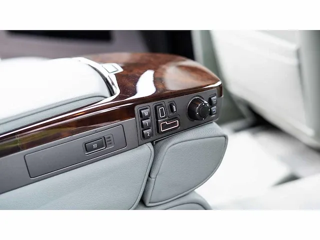 Bmw 760 li 'bulletproof' sedan 6,0l v12 - 2003 - afbeelding 35 van  71