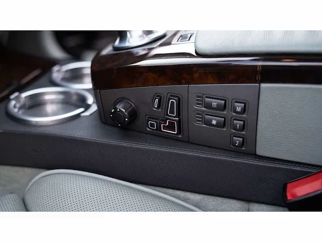 Bmw 760 li 'bulletproof' sedan 6,0l v12 - 2003 - afbeelding 43 van  71