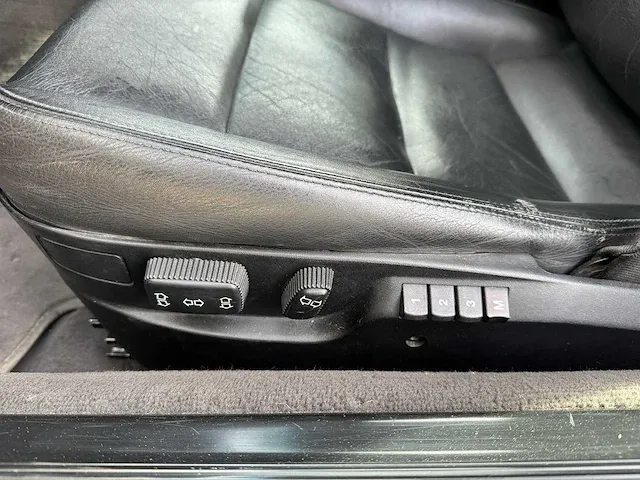 Bmw 850i no reserve - afbeelding 11 van  32