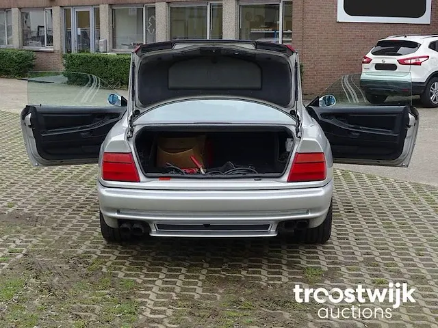 Bmw 850i(a) with csi-panels - afbeelding 19 van  50