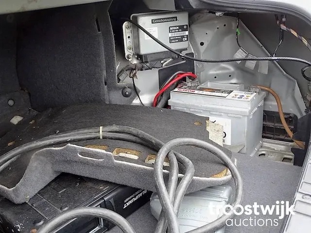 Bmw 850i(a) with csi-panels - afbeelding 20 van  50