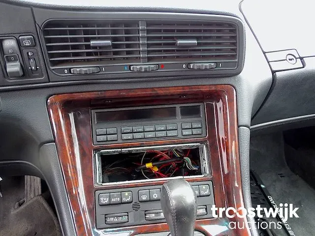Bmw 850i(a) with csi-panels - afbeelding 27 van  50