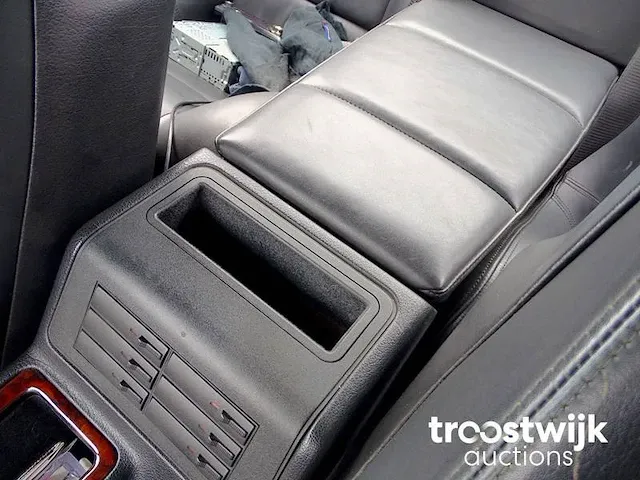Bmw 850i(a) with csi-panels - afbeelding 30 van  50