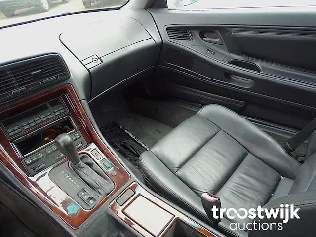 Bmw 850i(a) with csi-panels - afbeelding 31 van  50