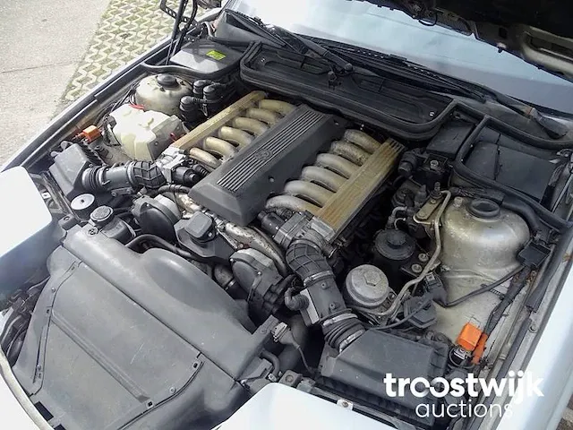 Bmw 850i(a) with csi-panels - afbeelding 39 van  50