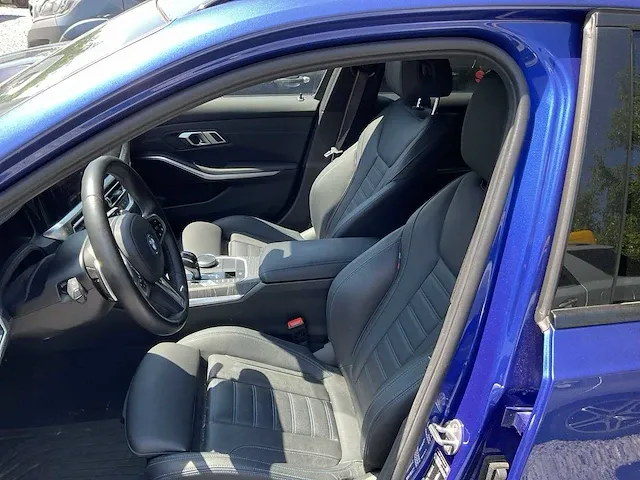 Bmw bmw 330e xdrive personenauto - afbeelding 4 van  17