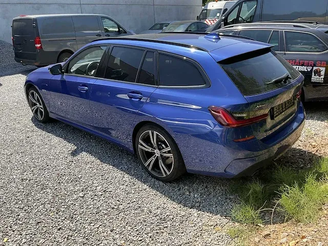 Bmw bmw 330e xdrive personenauto - afbeelding 14 van  17