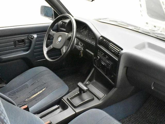 Bmw e30 316 - afbeelding 11 van  32