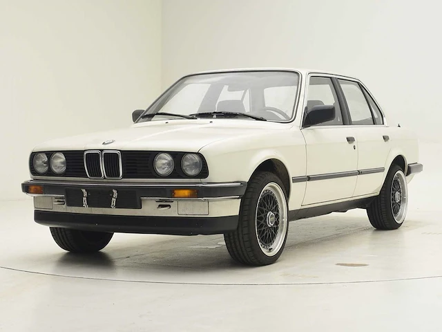 Bmw e30 316 - afbeelding 1 van  32