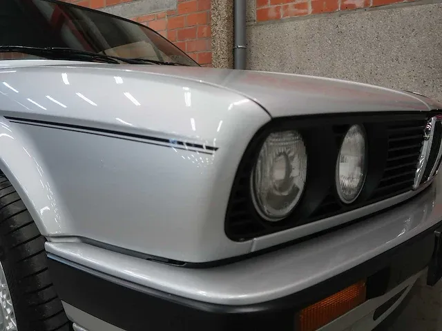 Bmw e30 320 cabriolet - afbeelding 16 van  100