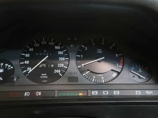 Bmw e30 320 cabriolet - afbeelding 69 van  100