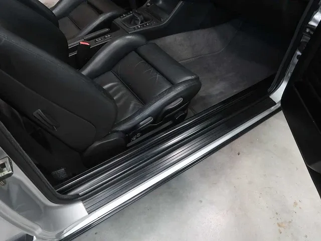 Bmw e30 320 cabriolet - afbeelding 95 van  100