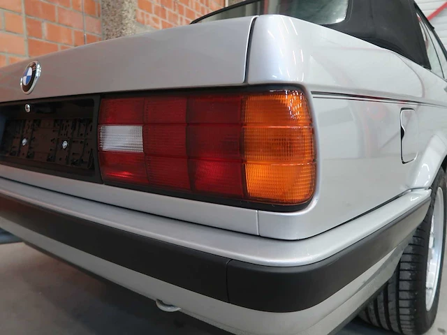 Bmw e30 320i cabriolet - afbeelding 12 van  100