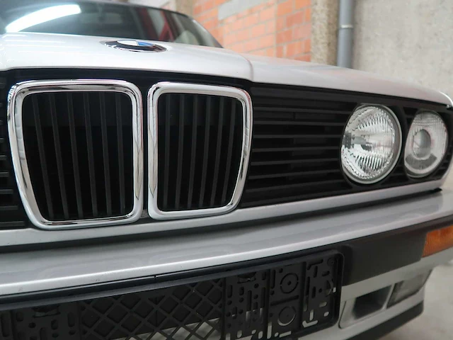 Bmw e30 320i cabriolet - afbeelding 24 van  100