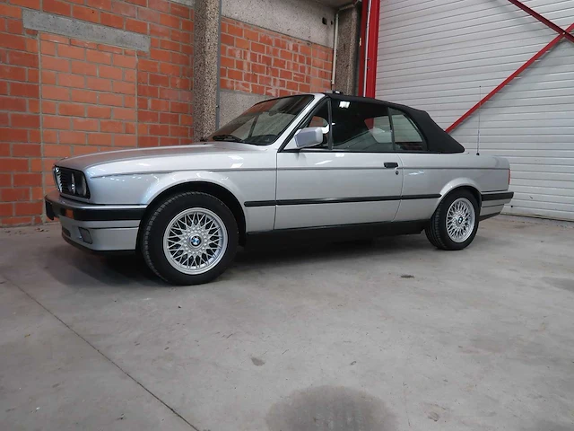 Bmw e30 320i cabriolet - afbeelding 2 van  100