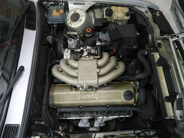 Bmw e30 320i cabriolet - afbeelding 49 van  100