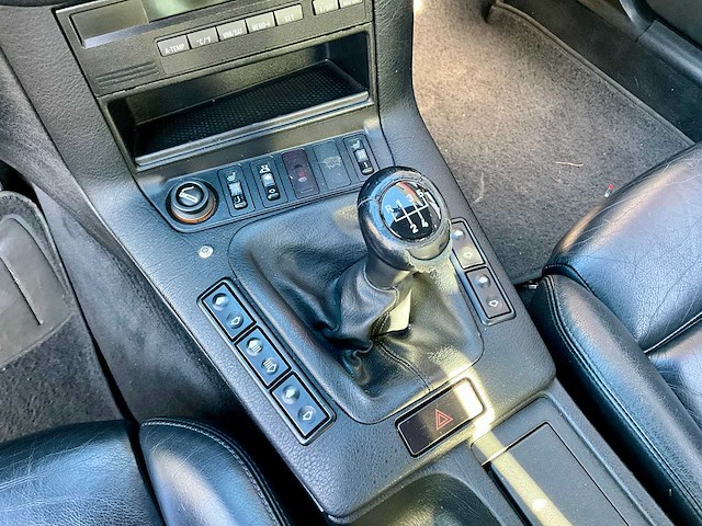 Bmw e36 320i cabrio (hardtop) - lage km en nette staat - afbeelding 16 van  38